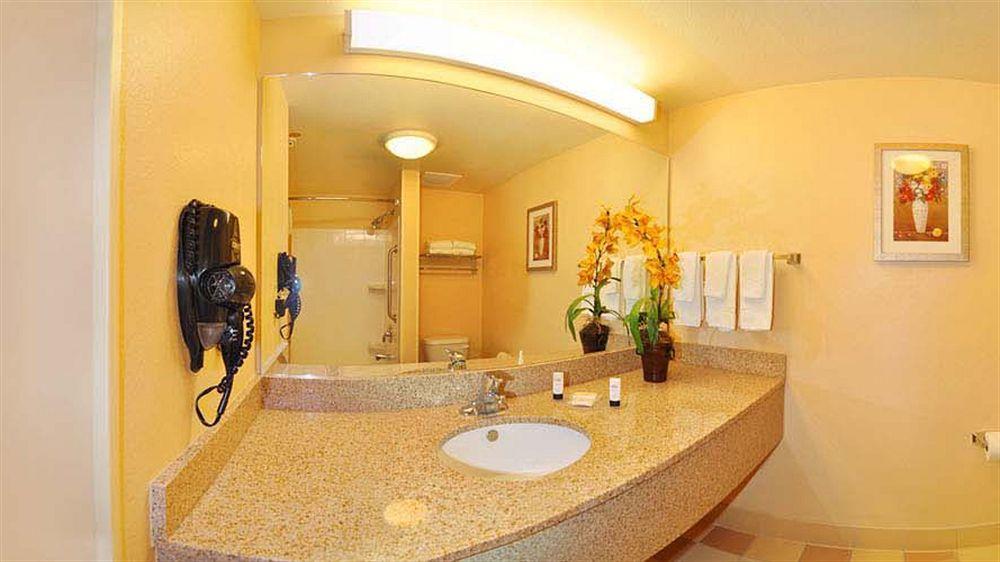 Fairfield Inn & Suites מריאנה מראה חיצוני תמונה