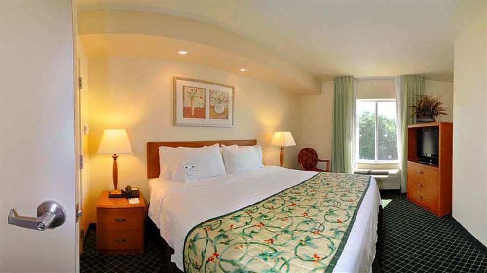 Fairfield Inn & Suites מריאנה מראה חיצוני תמונה